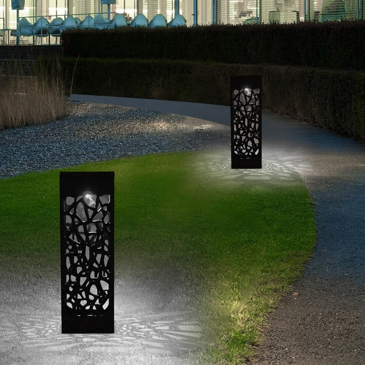 2Pcs Solar Powered Garden Post Lights Waterproof LED Outdoor Patio Yard Lawn Holidays Decor