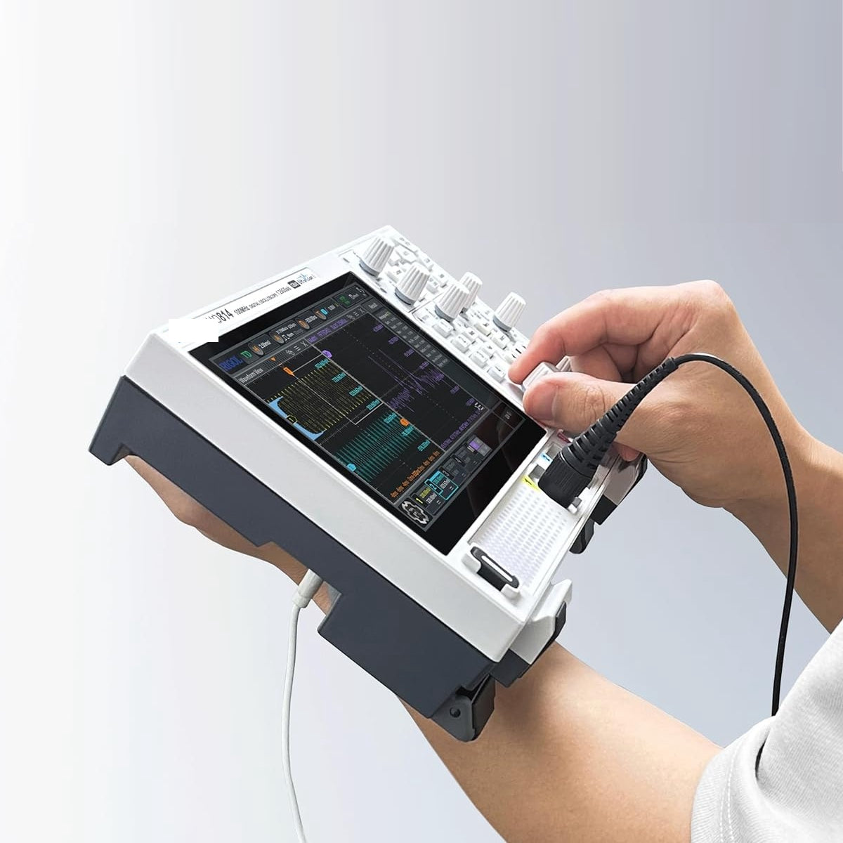 100MHz Digital Oscilloscope, 4 Channels, 12-Bit Resolution, 1.25GSa/s Real-Time Sampling & UltraHD Touchscreen
