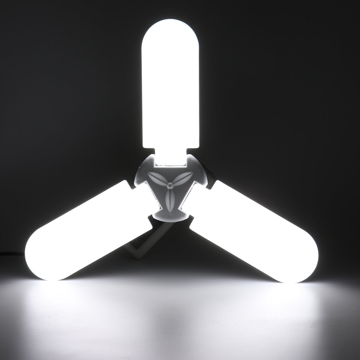 E27 2/3/4/5 Leaves Deformable LED Garage Light Bulb Adjustable Work Shop Ceiling Lamp AC220V