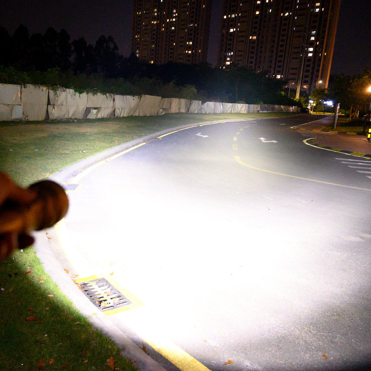 11000LM 639m Ultrabright Anduril UI Strong Flashlight Long Throw 18650/21700/26650 Powerful LED Torch