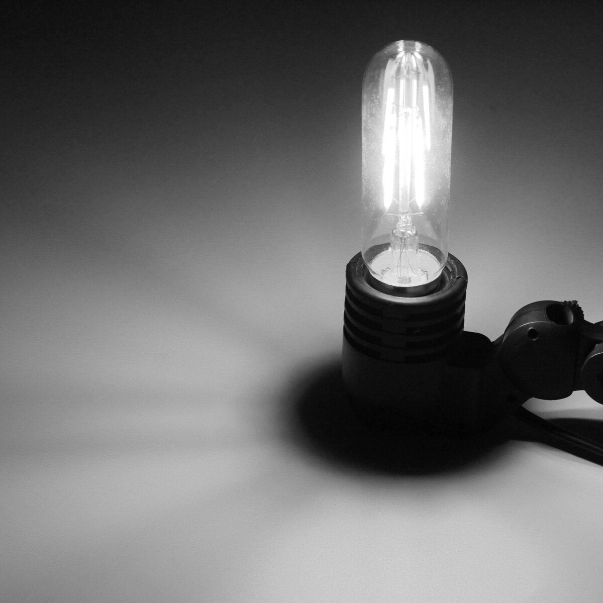 220V 4W E27/E26 T10 LED Light Bulb Warm White/Pure White Light for the Bar Evening Party Decoration
