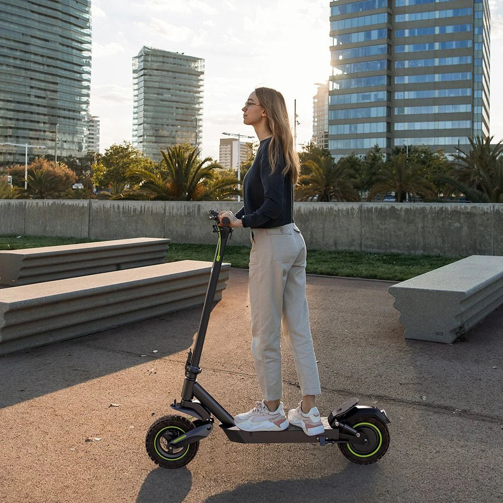 Folding Electric Scooter 48V 15Ah Battery 1000W Motor 25KM/H 10 Inch Tire 60KM Range 150KG Load Capacity Commuter Moped