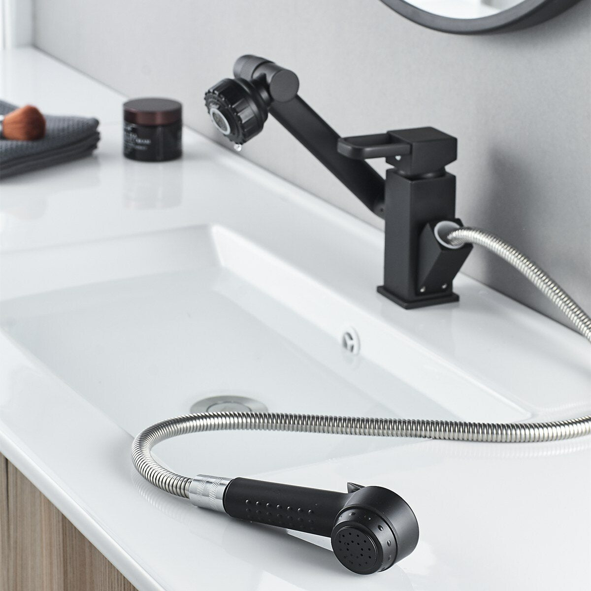 Bathroom Faucet Pull-Out Sink Adjustable and Rotatable with Sprayer Two Flow Modes Modern Lavatory Basin