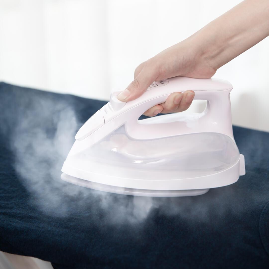 1300W Household Cordless Steam Iron Strong Steam Electronic Temperature Adjustment Electric Iron White