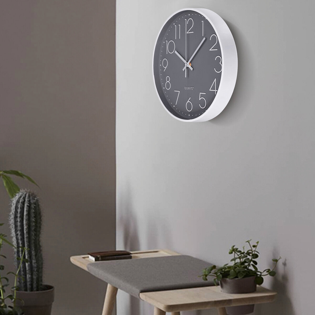 Glass One-piece Dial Wall Clock 3D Stereo Number Low Noise Wall Clock