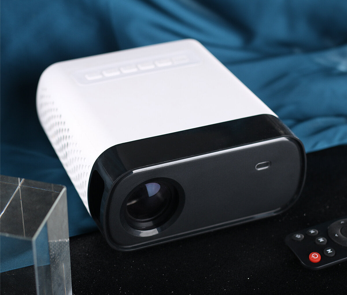 Mini LED Projector 1800Lumens 2000:1 Contrast Ratio 4K 1080P Supported EU Plug Outdoor Movie Home Theater