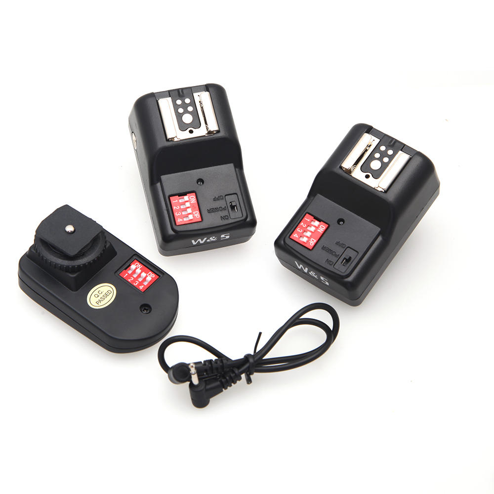 Wireless Flash Trigger Transmitter Set with 2 Receivers for Camera 16 Channels