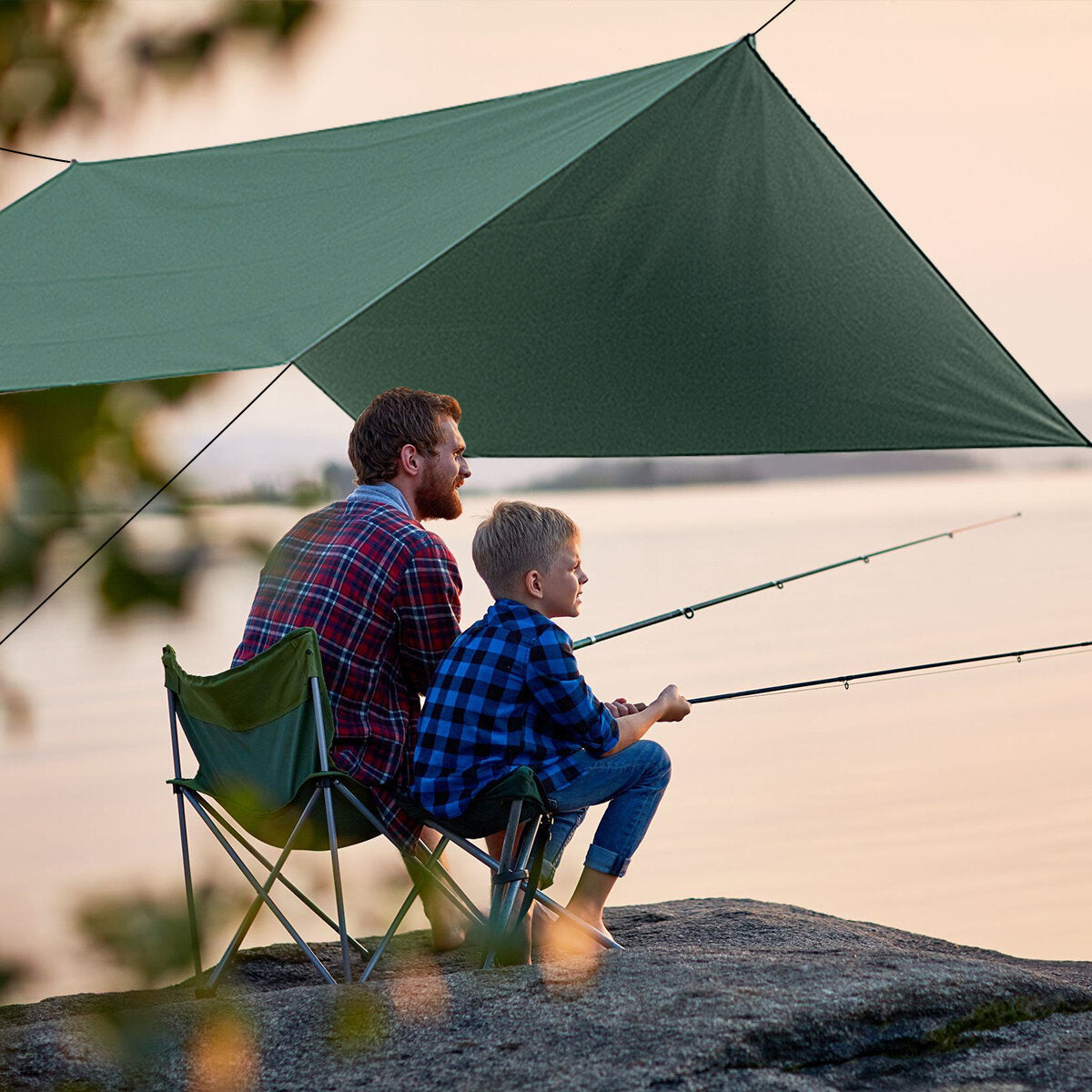 275*275CM Camping Tarp Made Of 420D Oxford Cloth Sunshade UV Protection Lightweight Shelters With 6 Aluminum Ground Studs&6 pieces of 3m Buckle Rope