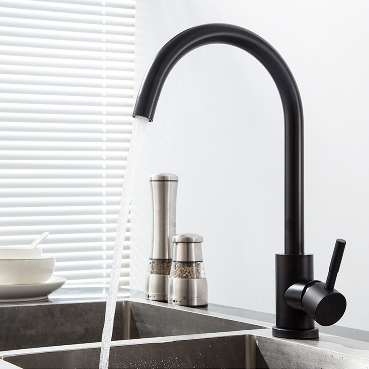 Stainless Steel Kitchen Sink Faucet Mixed 360 Rotation Hot and Cold Water With 2 Hose