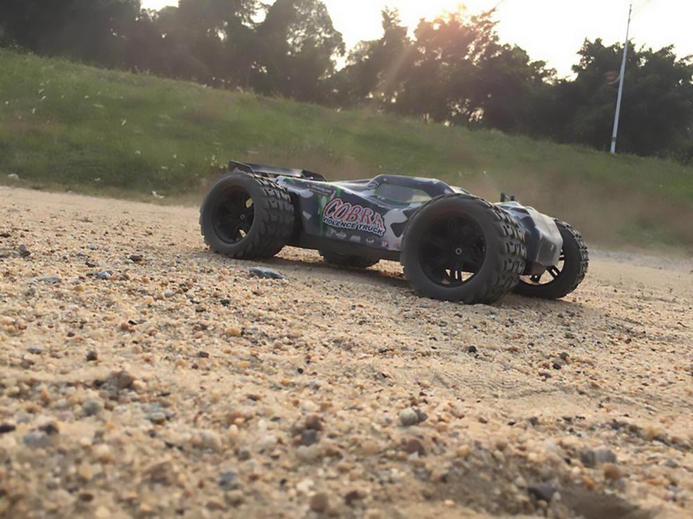 2.4G 1/8 4WD 60A ESC 3660 Brushless Motor High Speed RC Car With FS Transmitter
