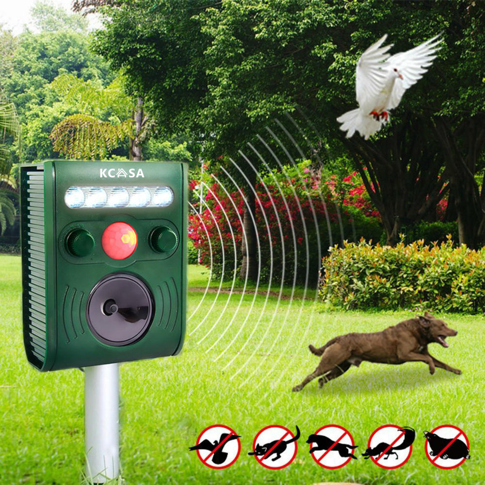 Garden Ultrasonic PIR Sensor Solar Animal Dispeller Strong Flashlight Dog Repeller