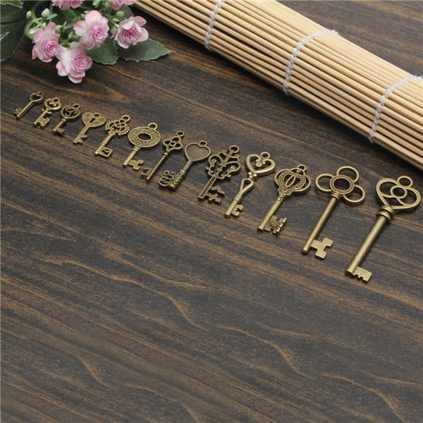 13pcs Antique Vintage Skeleton Key Lot Set Pendant Heart Bow Lock Steampunk Jewel