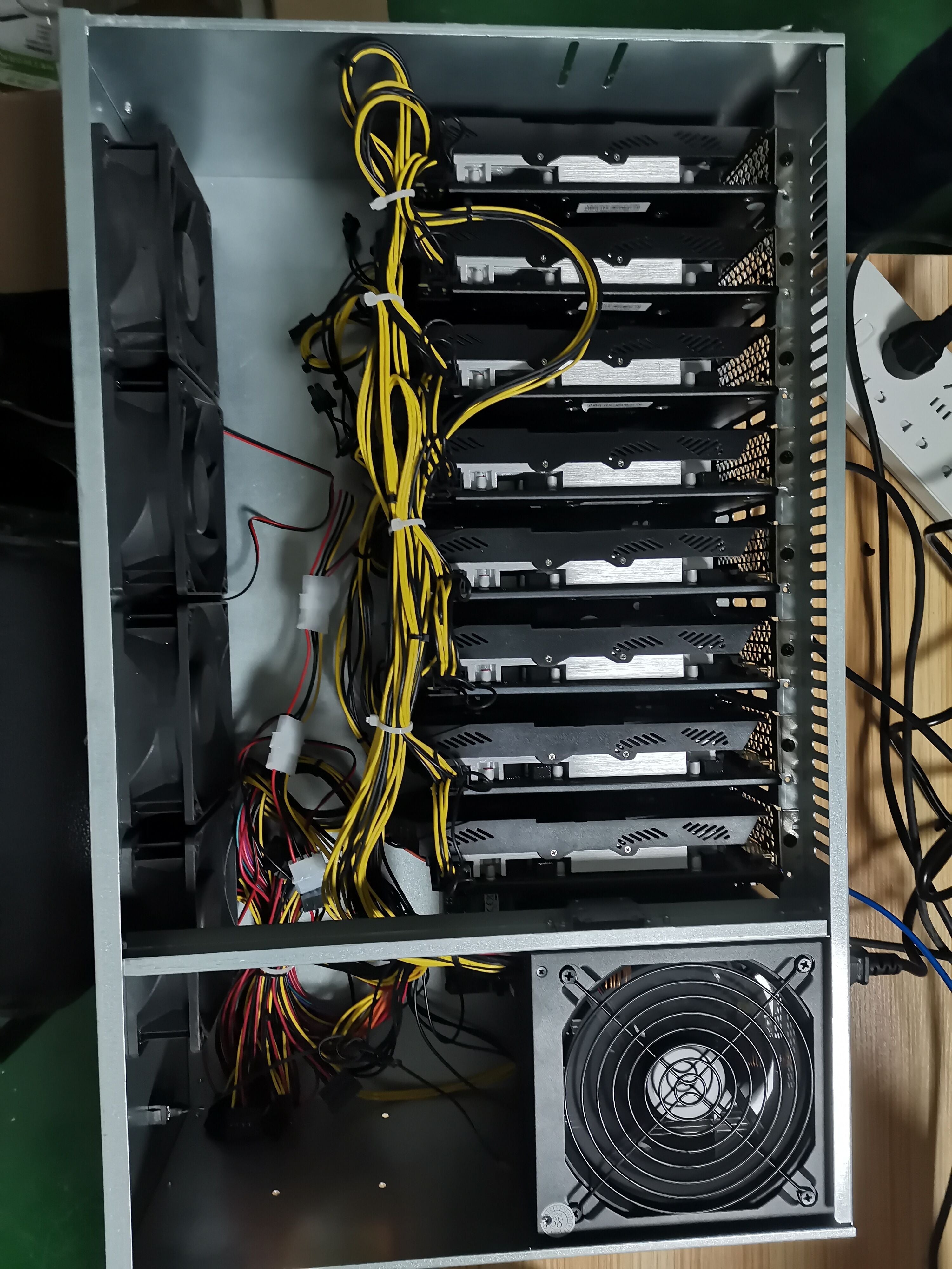 2000W PC Power Supply 110V-230V 95 PLUS Gold ATX Miner Bitcoin Power Supply Support 8 GPU Graphics Cards 4+4Pin CPU 24Pin SATA