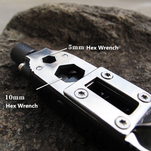 Multifunctional Climbing Carabiner Paracord Buckle Screwdriver Flashlight Wrench Tool