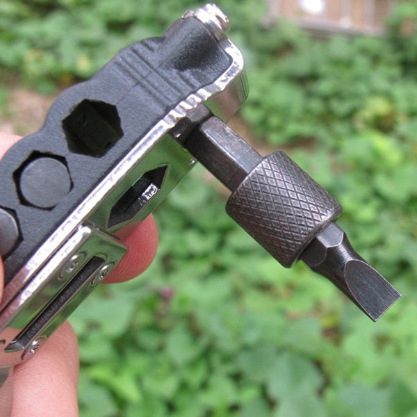 Multifunctional Climbing Carabiner Paracord Buckle Screwdriver Flashlight Wrench Tool