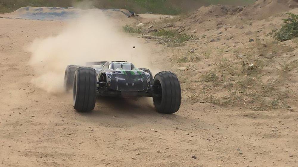 2.4G 1/8 4WD 60A ESC 3660 Brushless Motor High Speed RC Car With FS Transmitter