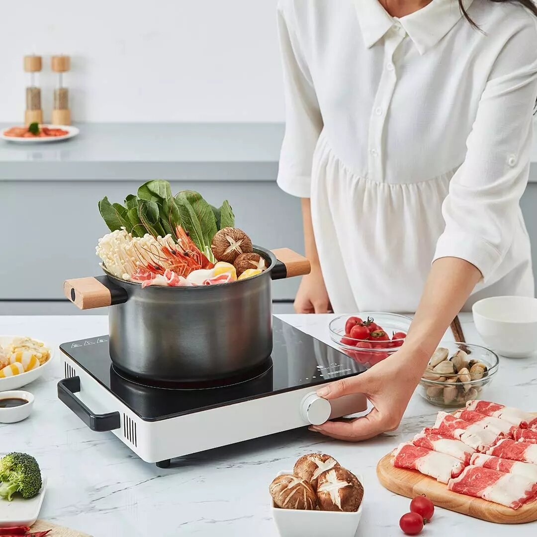 Multi-function Smart Induction Cooker Far Infrared Heating High Temperature Explosion Proof With Real-time Temperature Display