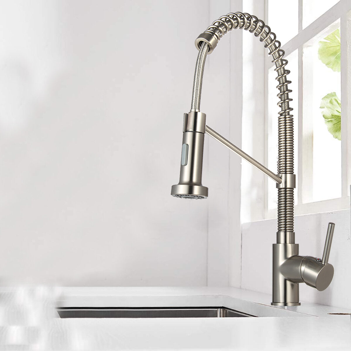 Kitchen Faucet Swivel Spout Single Handle Sink Pull Down Spray Mixer Tap
