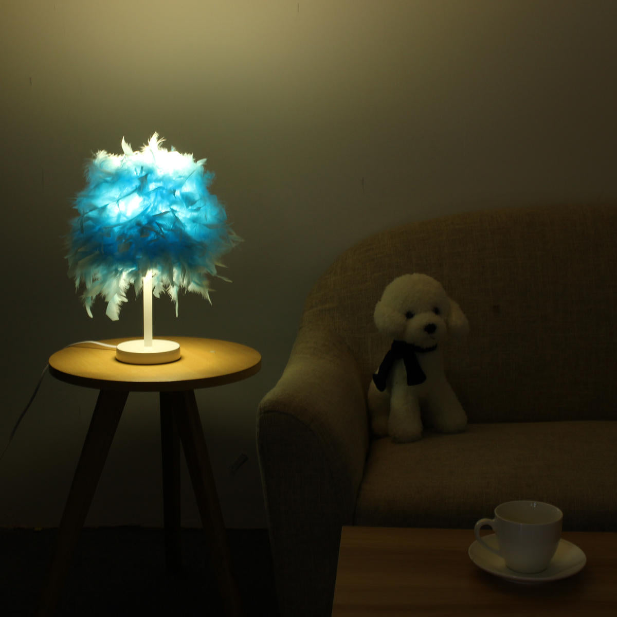 Colorful Feather Shade Table Lamp Bedside Desk Lamp Night Light Home Decor Gifts