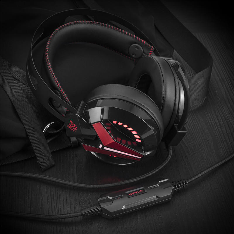 Gaming Headphone LED Light Professional Noise Reduction Wired Control Headset With Flexible Mic